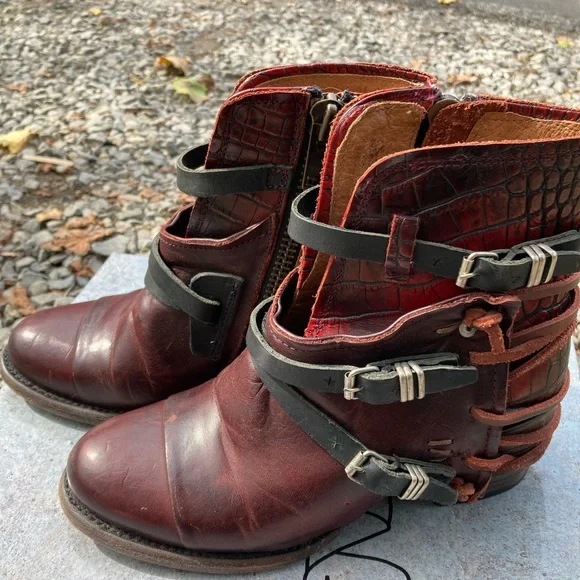 Freebird by Steven Crue Red Ankle Boots - Picture 2 of 7